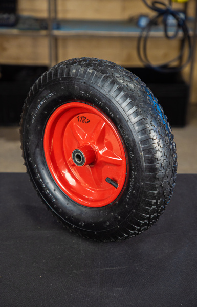 Колесо пневматическое резиновое 387 мм 4.00-8 (подшипник 16 мм)