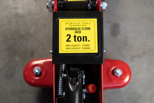 Домкрат подкатной TOR 2,0 т 140-295MM LT-FJ820011