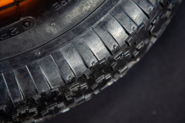 Колесо пневматическое резиновое 387 мм 4.00-8 (подшипник 12 мм)