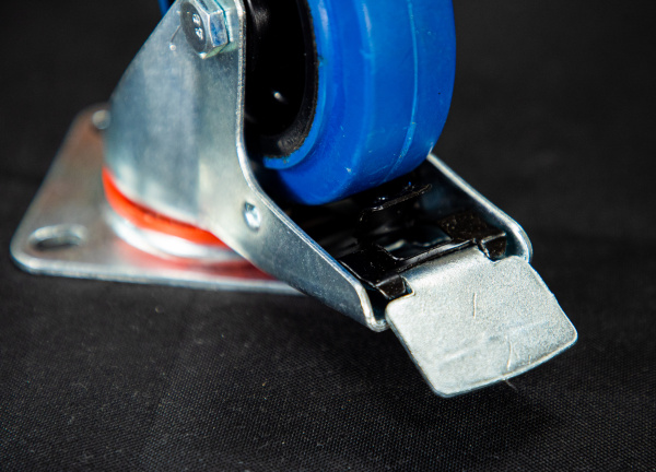 Колесо поворотное резина SRCLb 42 100 мм с тормозом (F)