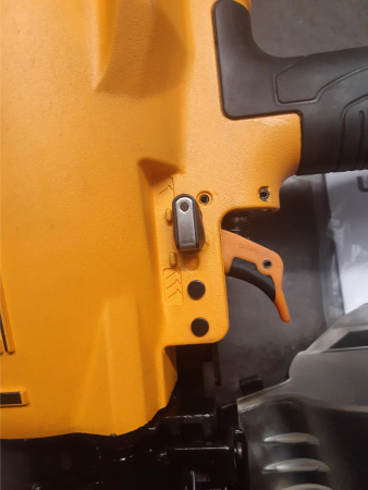 Монтажный пистолет барабанный пневматический Freeman CN75