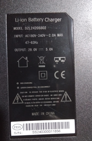 Зарядное устройство для тележек CBD15 240V-24/5A (Charger 1-100~240V-24/5A (on-board))