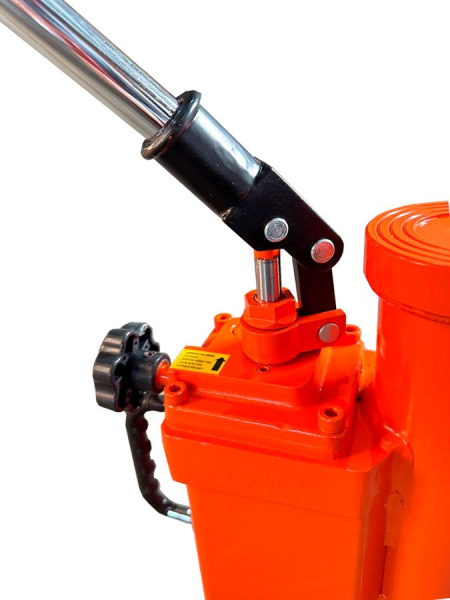 Домкрат гидравлический с лапой  5 т, подхват 268/25 мм, ход 205 мм TOR HM-50