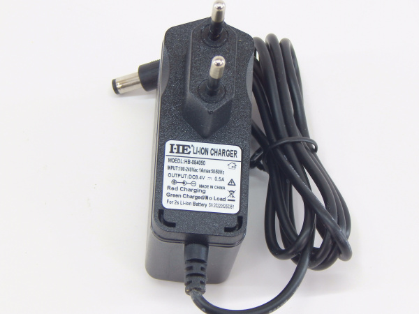 Зарядное устройство HB-084050 для тележек CW 8,4V/0,5A (Charger) горизонтальное