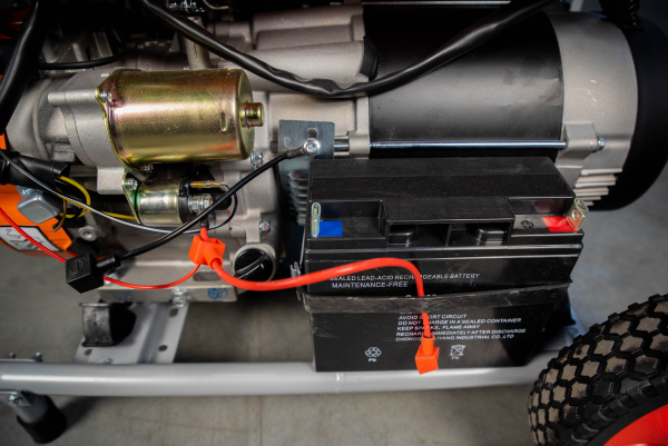 Генератор бензиновый 8,0 кВт 220В 27 л с электростартером и колесами TOR KM11000H