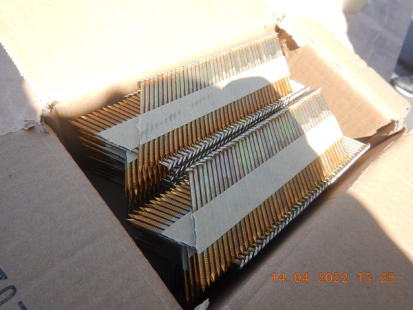 Реечные гвозди по дереву на бумажной кассете тип D34 упаковка 2000 шт. диаметр 2,8 мм, длина 50 мм, с кольцевой накаткой цинк