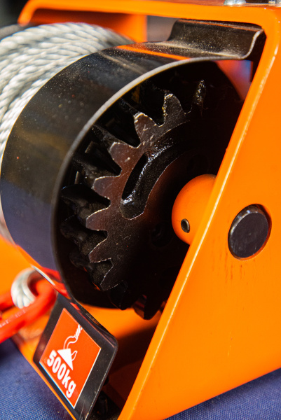 Лебедка ручная червячная с тросом  500кг 25м TOR VS